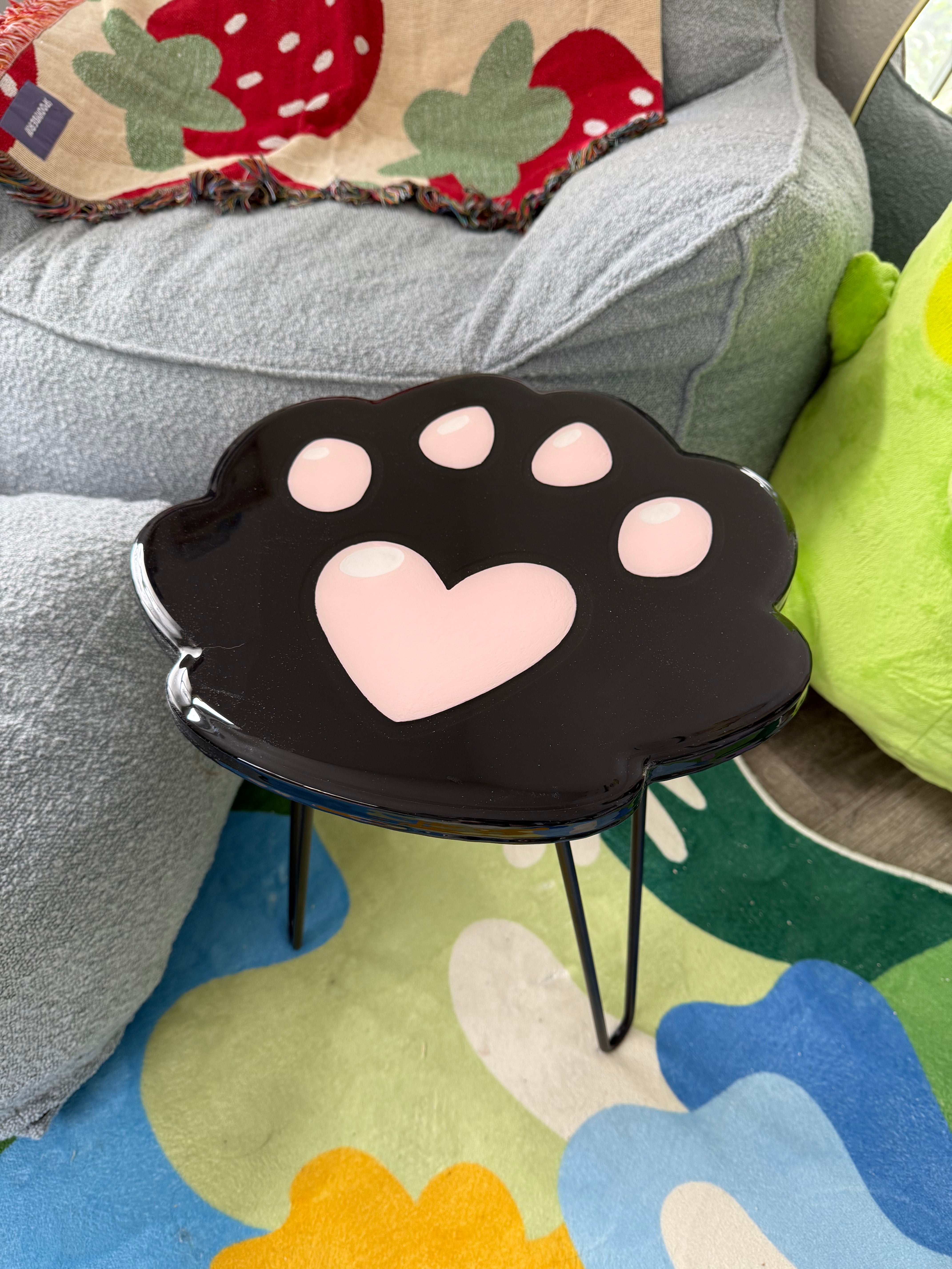 CAT PAW SIDE TABLE – SpookyBerry LLC